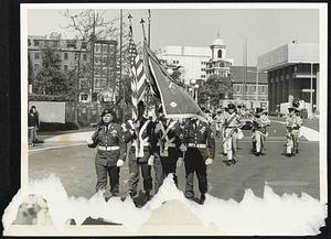 Vets parade from gov. center