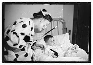 Harry W. Syer magician at Children's Hospital