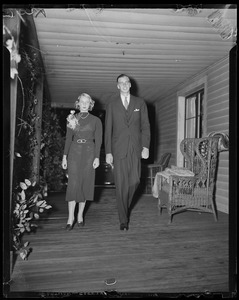 John Roosevelt engaged to Anne Clark