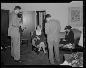 Eleanor Roosevelt with group