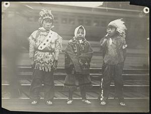 Children in 1915 Pageant