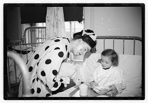 Harry W. Syer magician at Children's Hospital