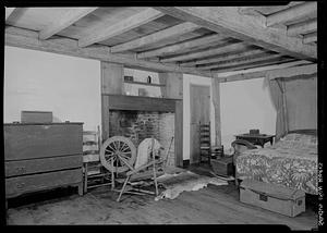 Saugus Iron works, East Bedroom, interior