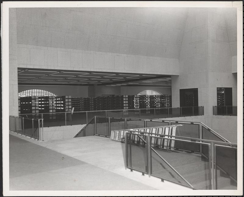 Construction of Boylston Building, Boston Public Library, head of the