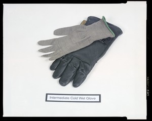 Intermediate cold wet glove