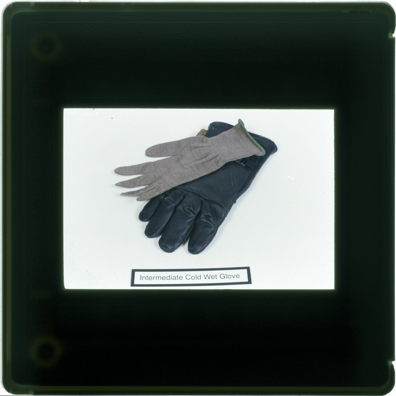 Intermediate cold wet glove