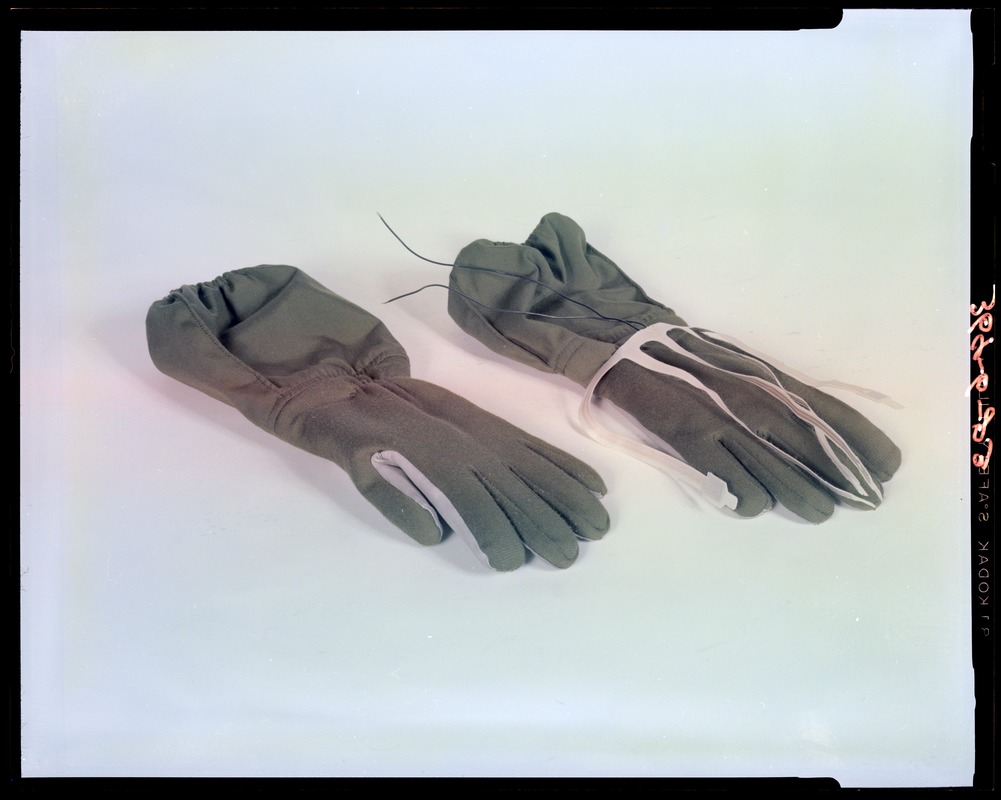 CEMEL, gloves, heated air-crewmens (experimental)