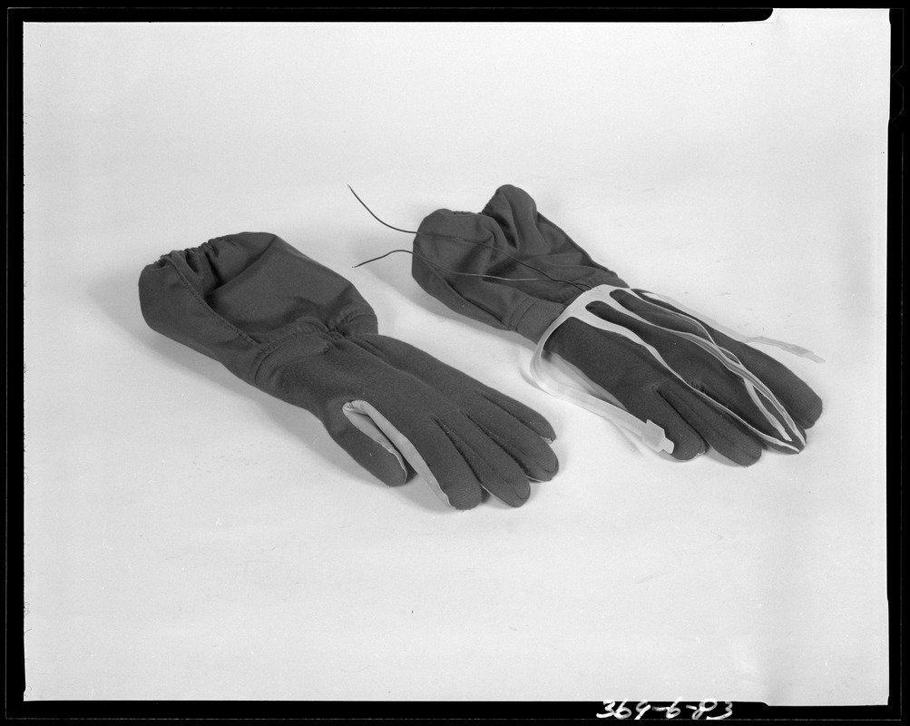 CEMEL, gloves, heated air-crewmens (experimental)