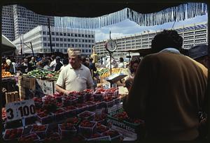 Outdoor market at Haymarket Square