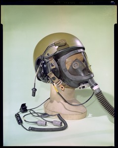 CEMEL, body armor, helmets, combat vehicle crewman w/gas mask on (3/4 view