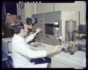 FSL, Sam Cohen running test in lab