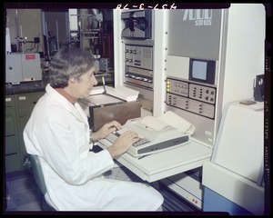 FSL, Aaron Bluhme in lab