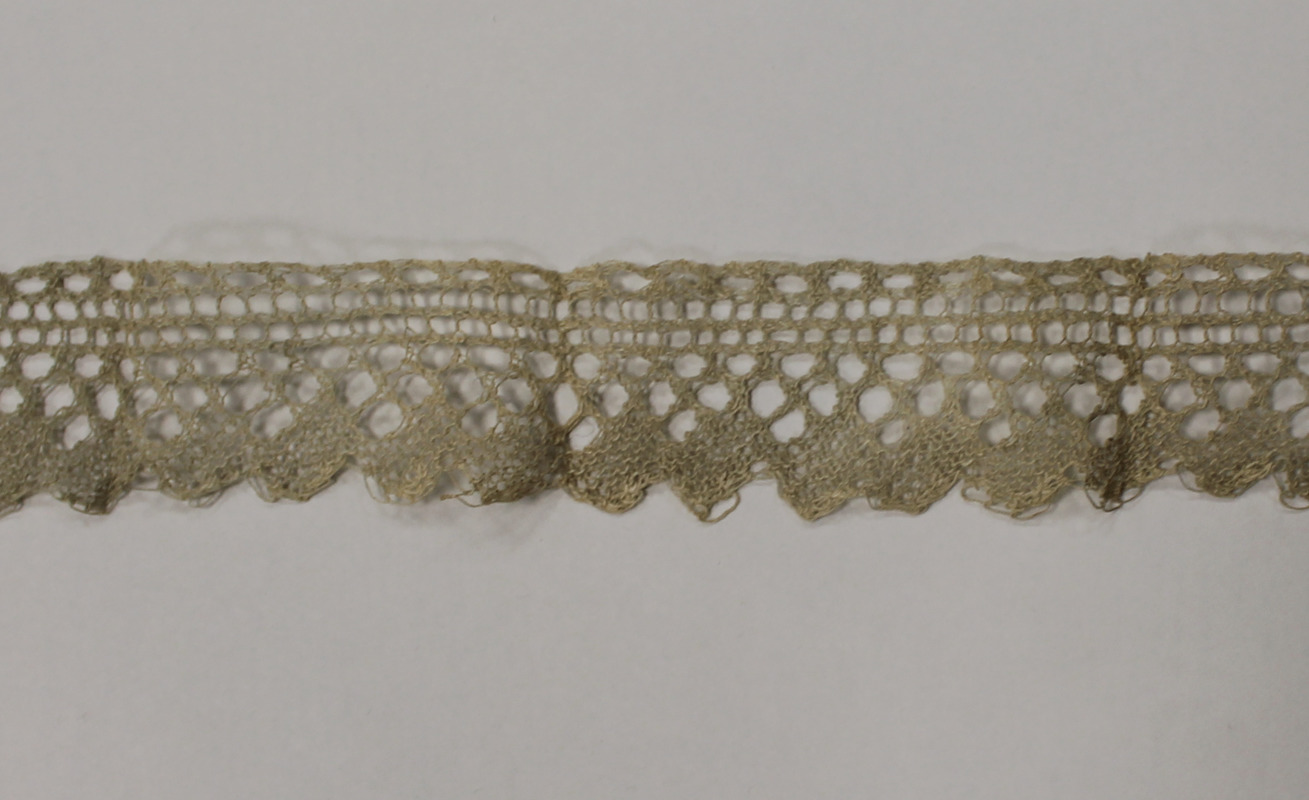 Strip of lace (barb), made by Laura Bridgman (close-up)
