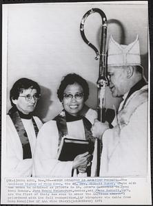 Women ordained as Anglican priest