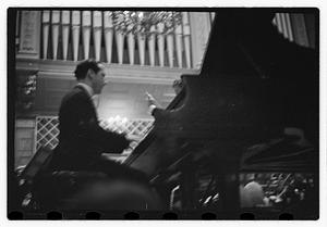 Sanroma Jesus at Boston Pops performance close ups from under the piano