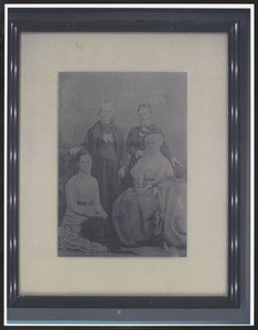 Four generations of Mott-Hallowell family