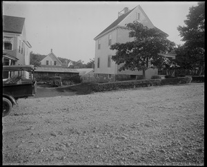 House #30 Gordon St. and rear view looking northerly, Sept. 23, 1933