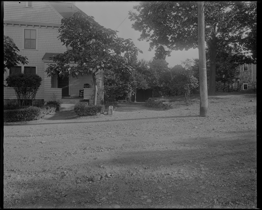 House #30 Gordon St. and vacant lot view looking NEly, Sept. 23, 1933