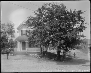 Junction of Rutland + Poplar, looking W. at Howard's house, July, 1913