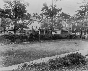 Oakdale Rd. view looking NWly showing garage (Lamson), June 4, 1935