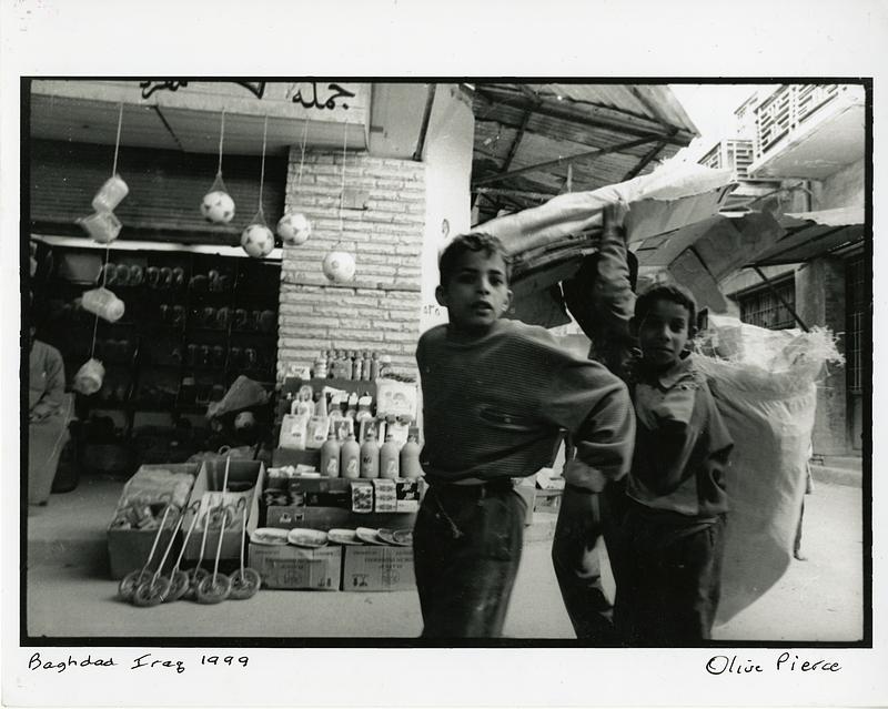 Baghdad Iraq, Porters Safaafeer Market, 1999