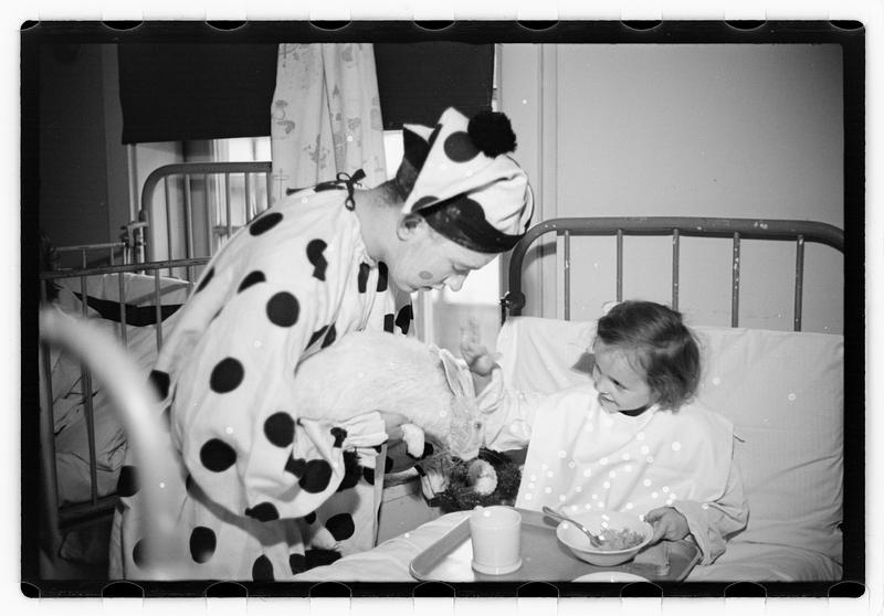 Harry W. Syer magician at Children's Hospital