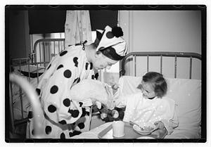 Harry W. Syer magician at Children's Hospital
