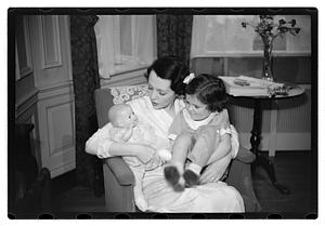 Bebe Daniels and family