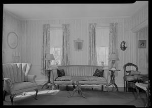 Herlihy House, Salem: interior, sofa - windows