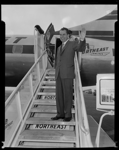Vice Pres. Nixon at East Boston Airport en route to Portland for GOP convention