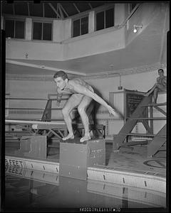 SC swimmer on the starting block