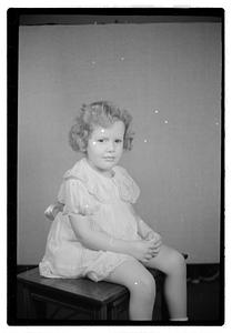 Collier Mrs. & 2 children