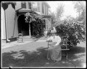 Edith Pierce (sitting)