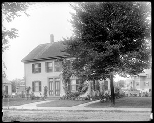 #37 Wilson Street 1904 contest, front, fall