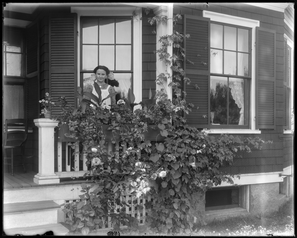 #50 Talbot Avenue rear porch (Isabelle Mahoney)