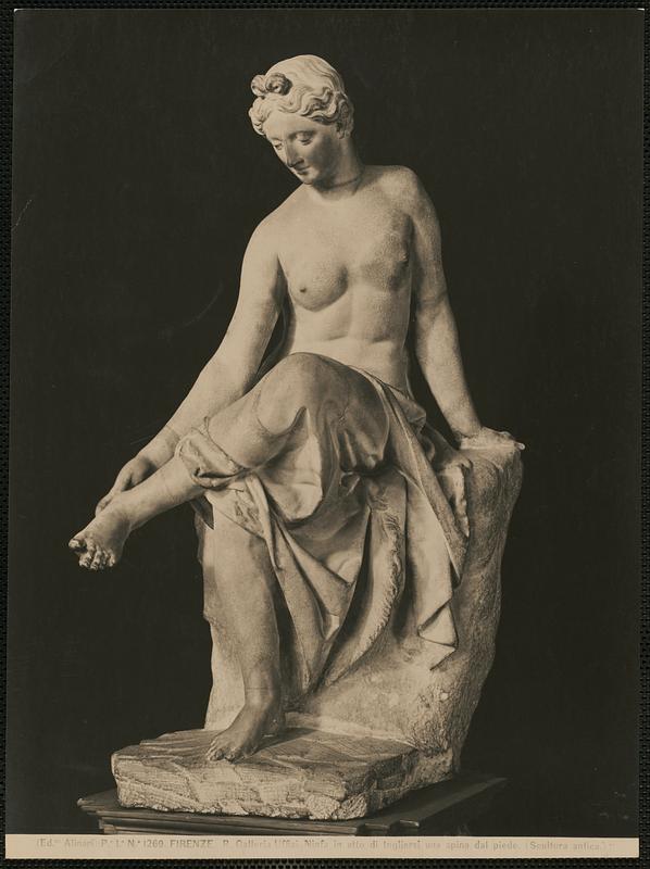 Firenze. R. Galleria Uffizi. Ninfa in atto di togliersi una spina dal piede (Scultura antica.)