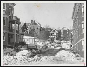 Sawyer Ave. approach to St. Margrit