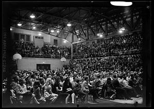 Crowd at Decatur Illinois gym to see Jungleers