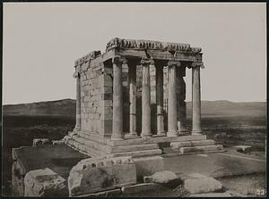 Temple de la Victoire Aptère vue de face