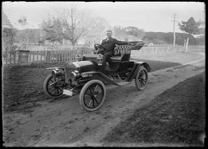 Car. 2 cylinder Maxwell, ca 1910 vintage