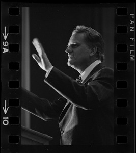 Evangelist Billy Graham addresses crowd who attended re-enactment of landing of the Pilgrims in Plymouth