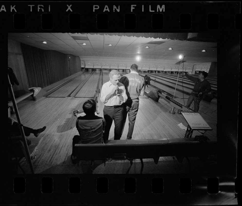 Mayor Kevin White talking with Boston Police bowling team member at Lucky Strike Alley