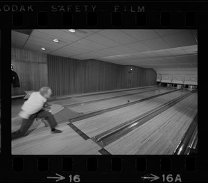 Mayor Kevin White bowling with Boston Police bowling team at Lucky Strike Alley
