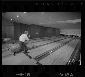 Mayor Kevin White bowling with Boston Police bowling team at Lucky Strike Alley