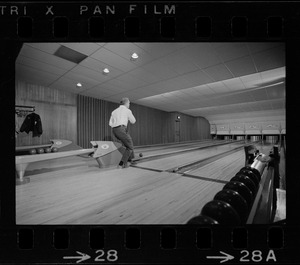 Mayor Kevin White bowling with Boston Police bowling team at Lucky Strike Alley