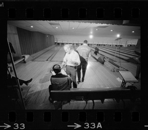 Mayor Kevin White talking with Boston Police bowling team member at Lucky Strike Alley