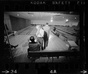 Mayor Kevin White talking with Boston Police bowling team member at Lucky Strike Alley