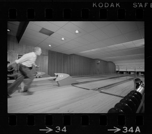 Mayor Kevin White bowling with Boston Police bowling team at Lucky Strike Alley
