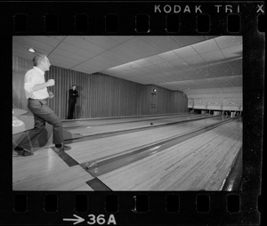 Mayor Kevin White bowling with Boston Police bowling team at Lucky Strike Alley
