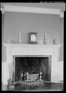 Crowninshield House, Salem: interior, fireplace